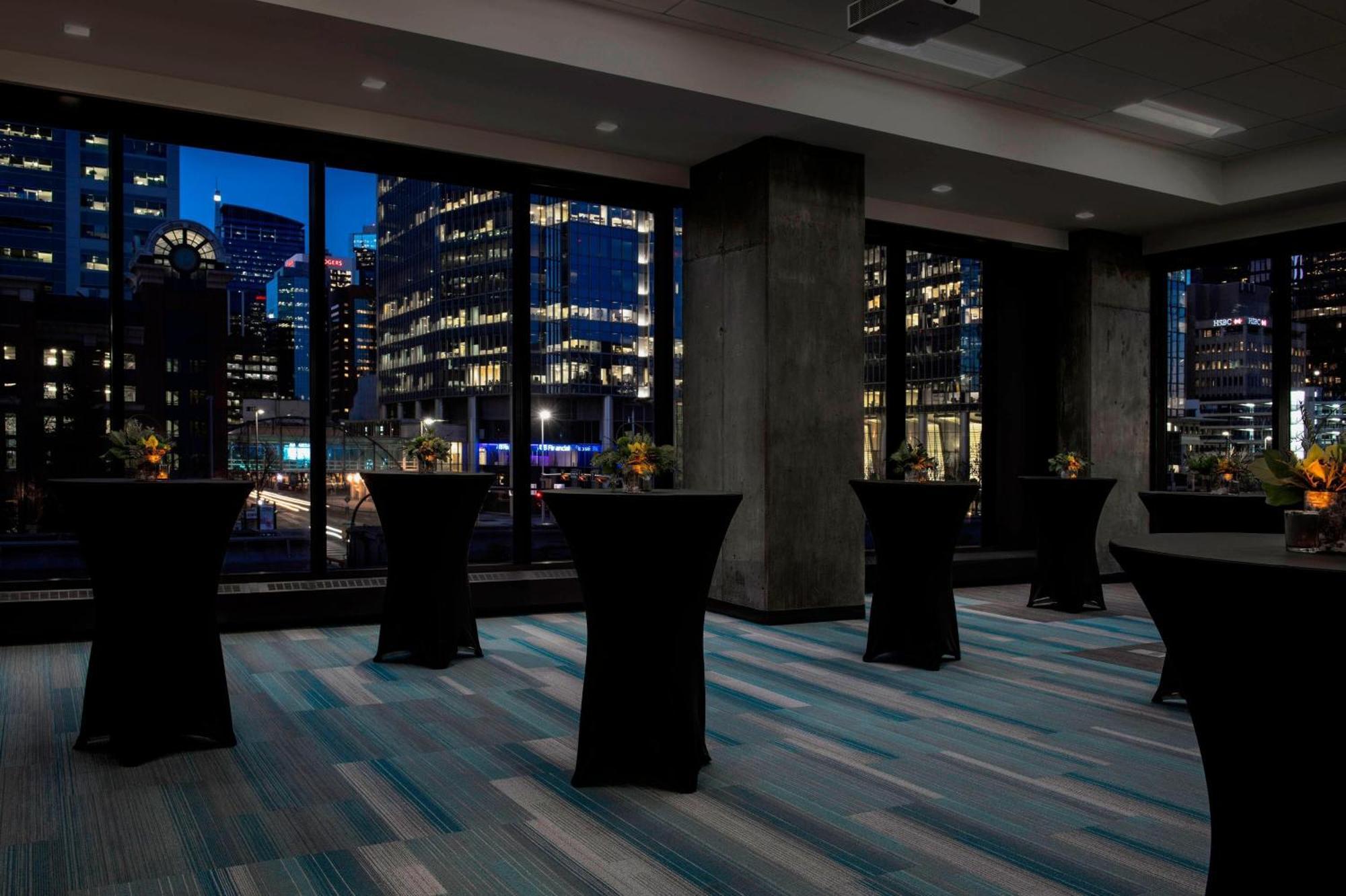 Residence Inn By Marriott Calgary Downtown/Beltline District Exterior photo